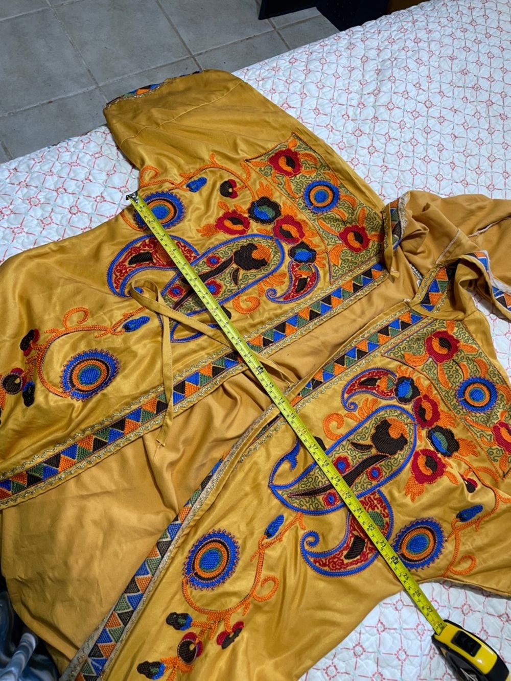 embroidered hooded, full length of jacket - Picture 7 of 8